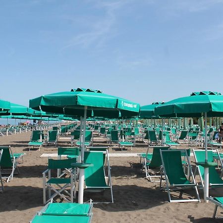 Liberius A Soli 100M Dal Mare Marina di Castagneto Carducci Exterior foto